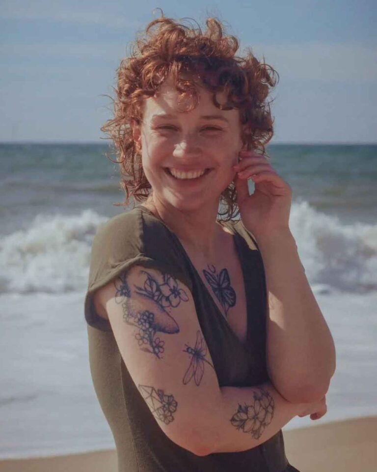 17 Trendy Short Curly Hairstyles to Rock All Summer